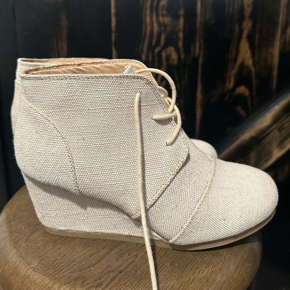 BTW size 9 women’s wedges